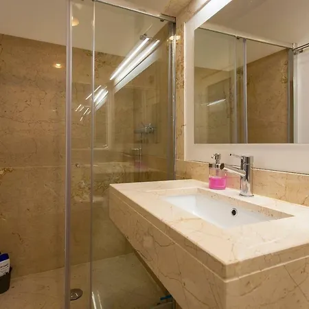 Apartment Exquisit Flat Left *