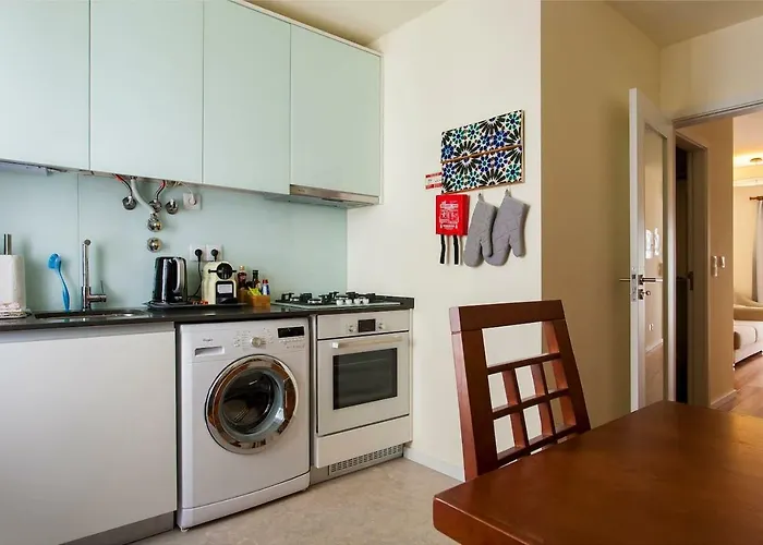 Exquisit Flat Left شقة