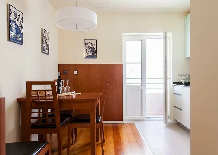 Exquisit Flat Left شقة *